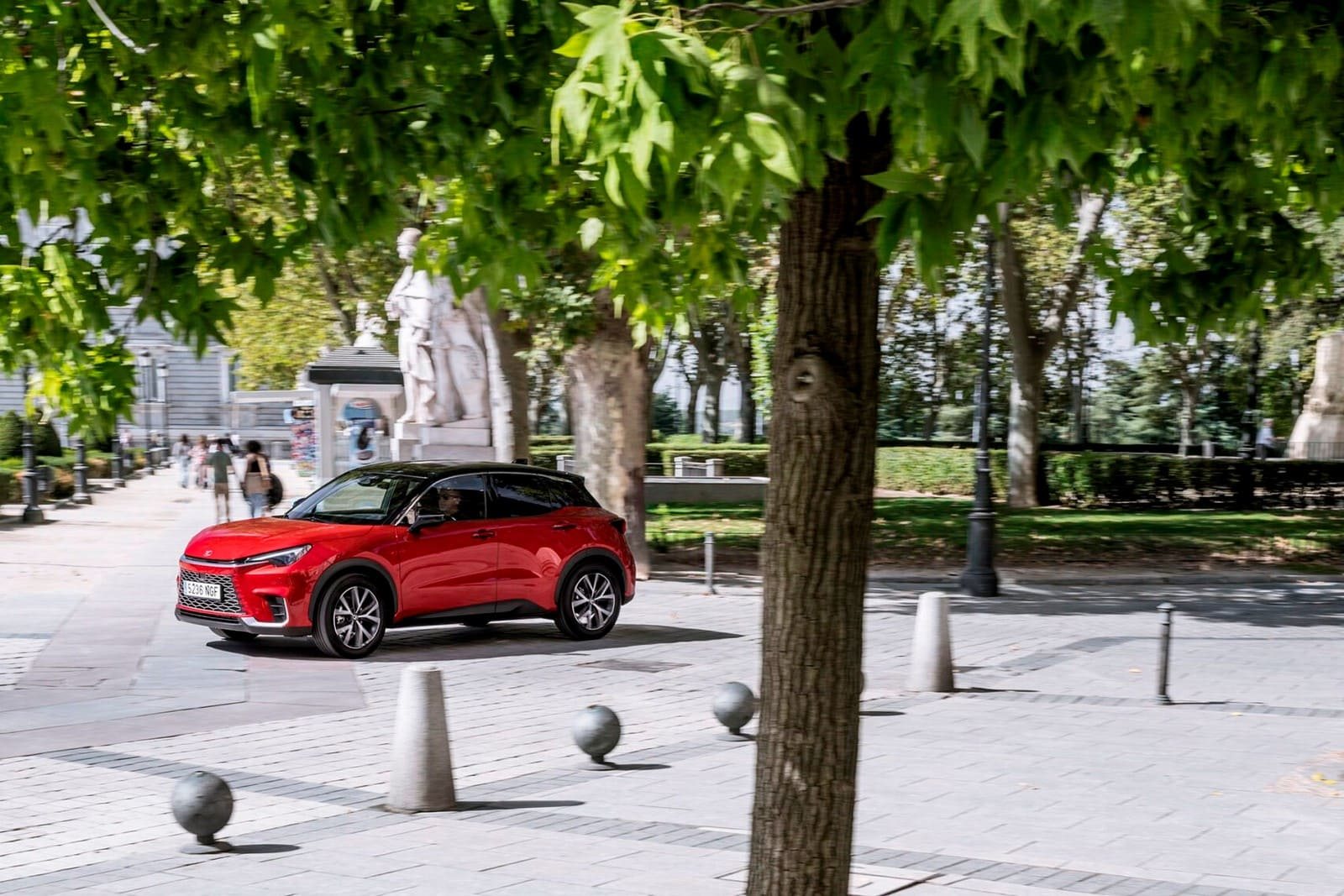 LEXUS LBX RED, foto 12