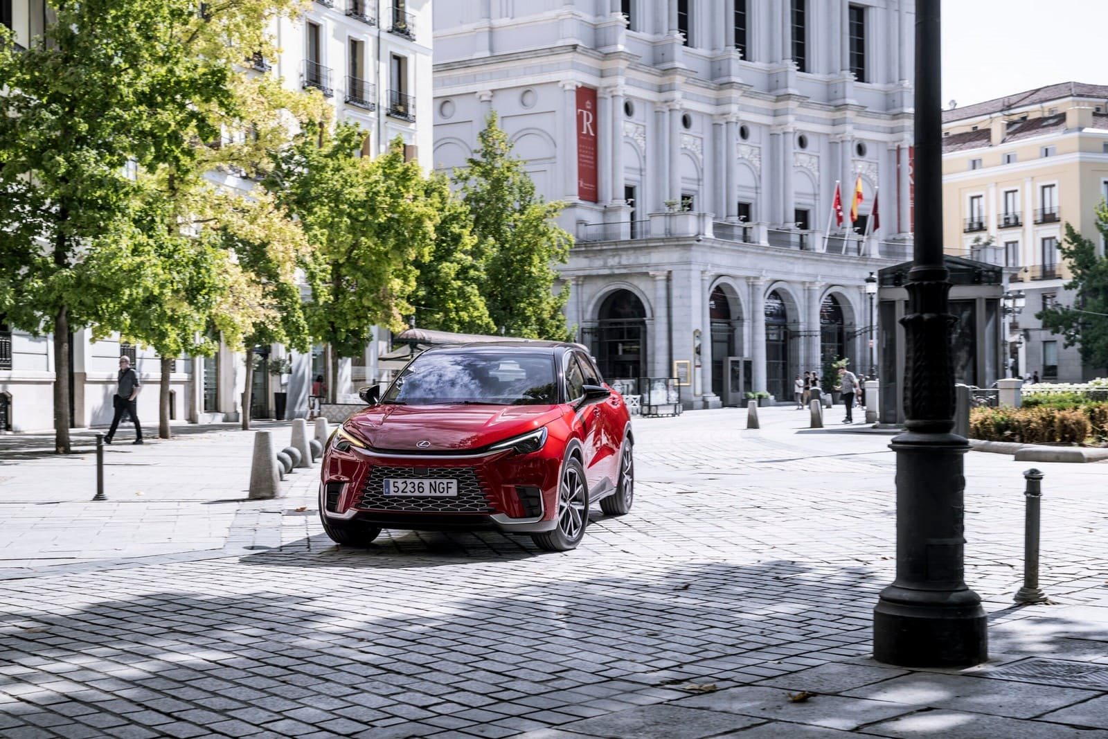 LEXUS LBX RED, foto 13