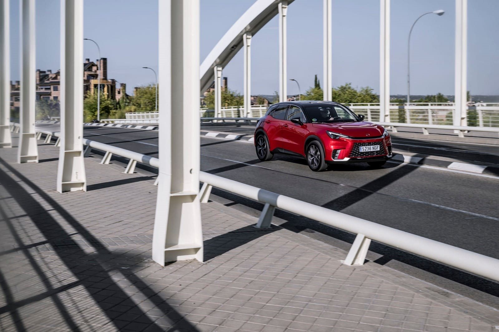 LEXUS LBX RED, foto 15