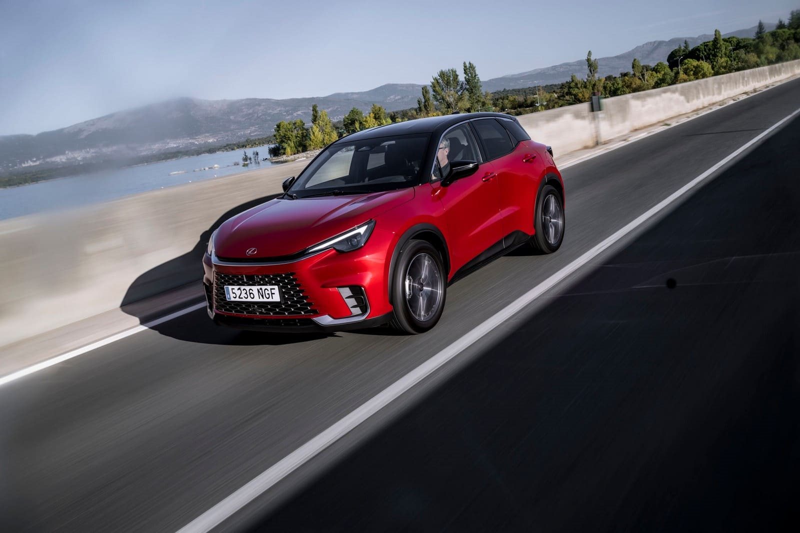 LEXUS LBX RED, foto 41