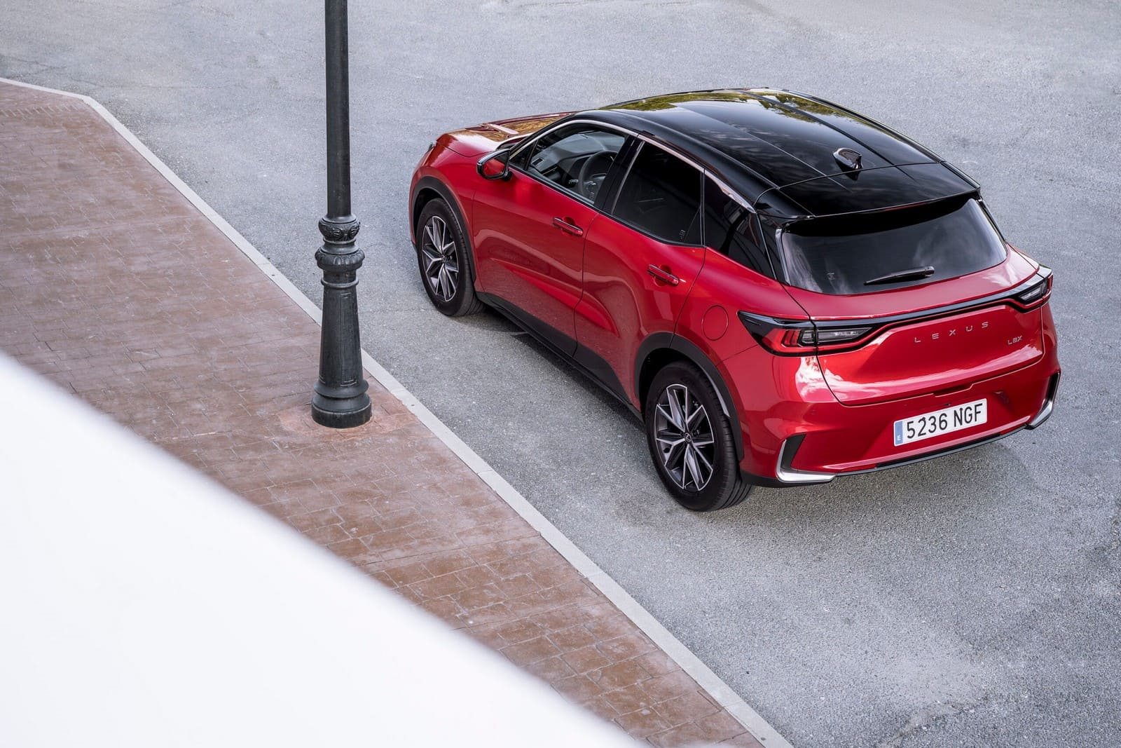 LEXUS LBX RED, foto 42