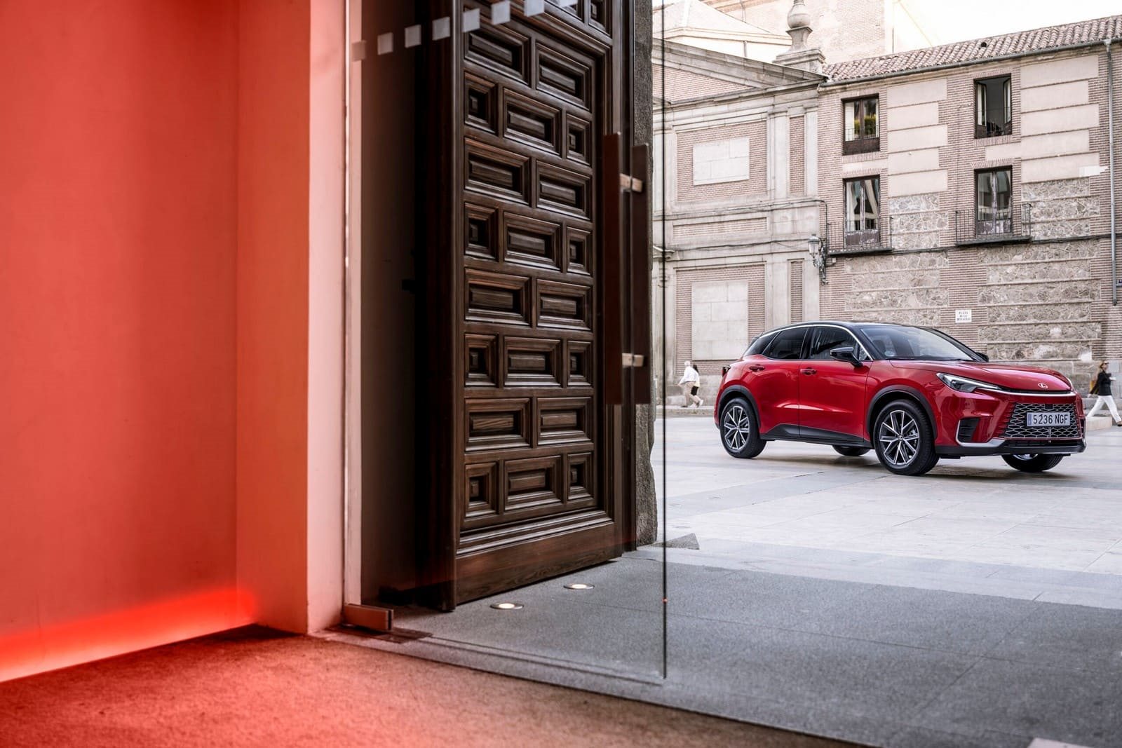 LEXUS LBX RED, foto 48