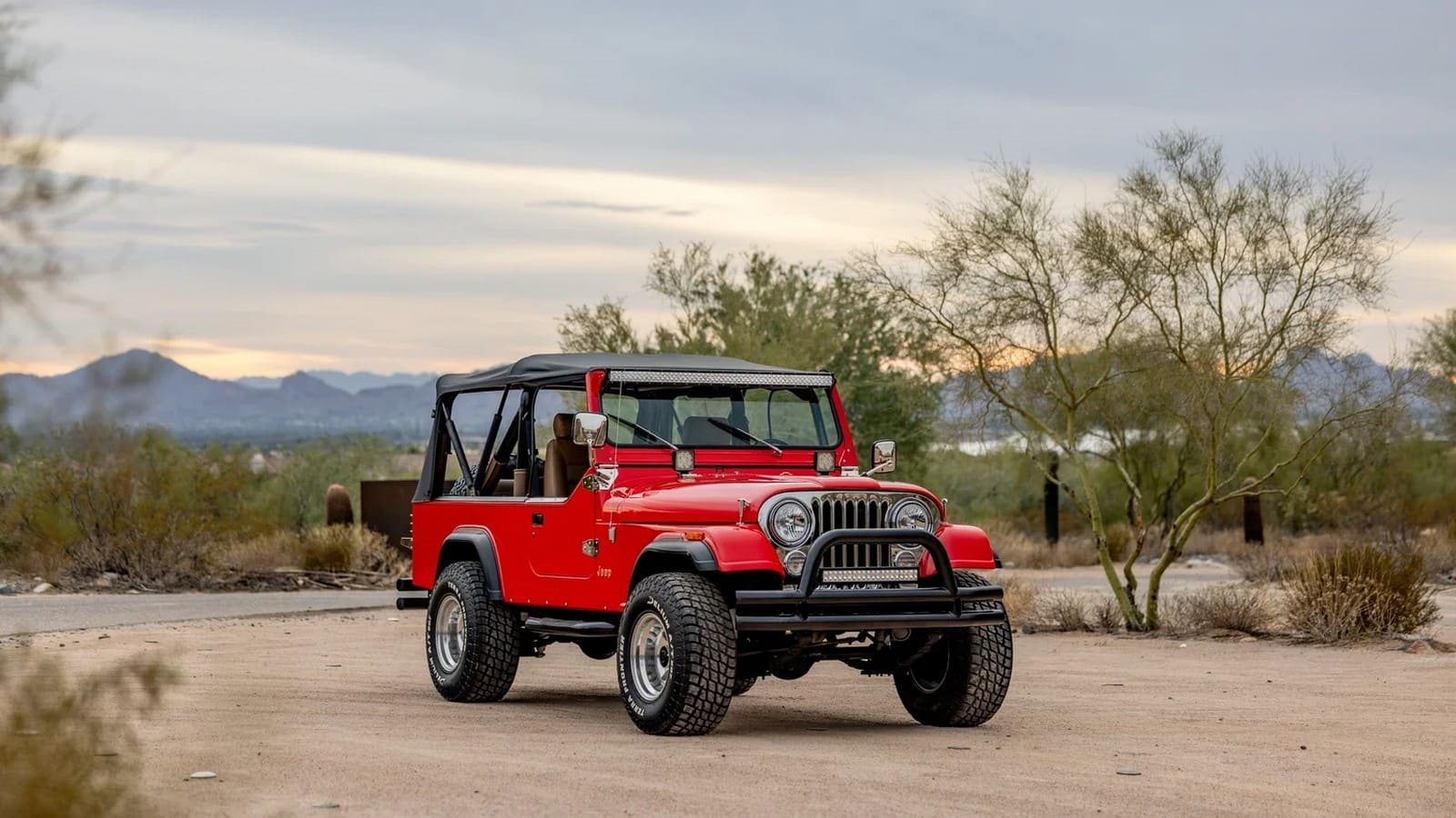 1982 - JEEP CJ-8 SCRAMBLER RED, foto 2