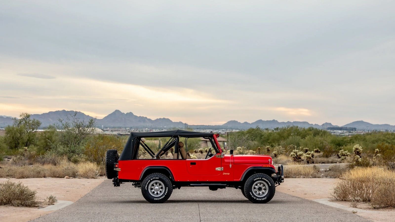 1982 - JEEP CJ-8 SCRAMBLER RED, foto 11