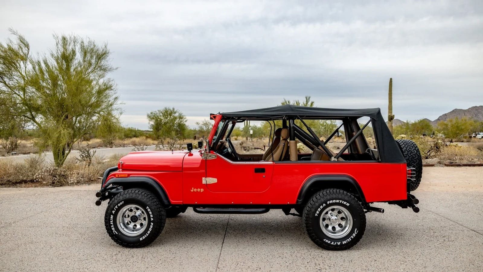 1982 - JEEP CJ-8 SCRAMBLER RED, foto 15