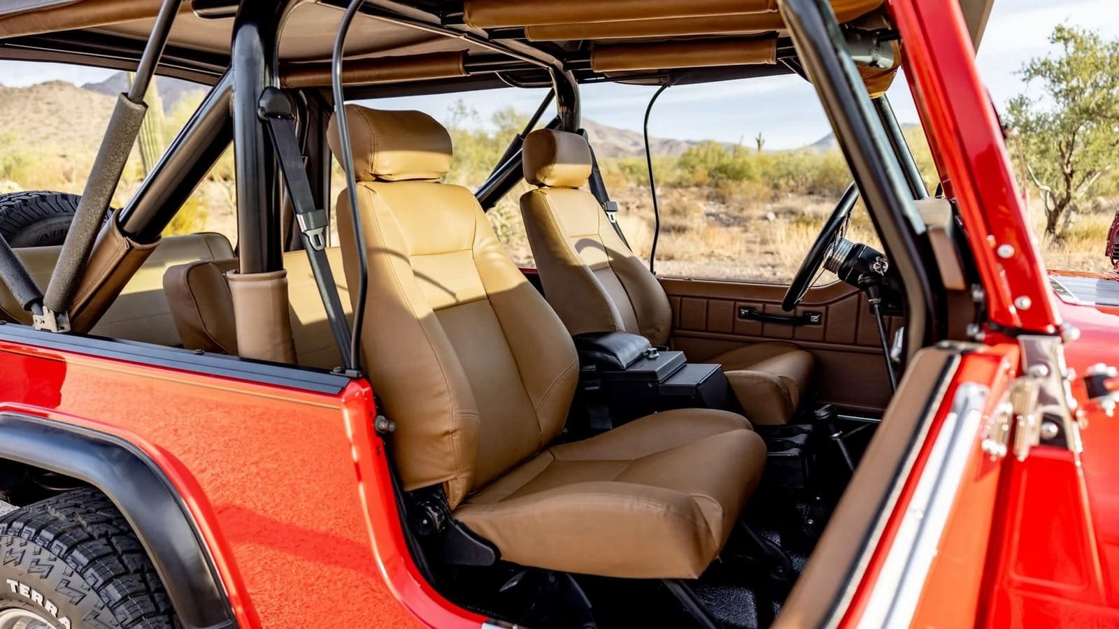 1982 - JEEP CJ-8 SCRAMBLER RED, foto 26
