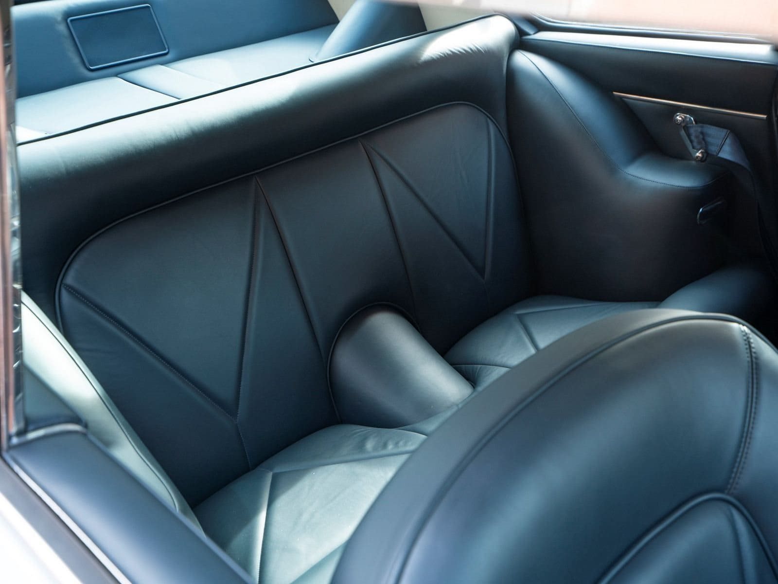 1967 - ASTON MARTIN DB6 COUPE BLUE, foto 18