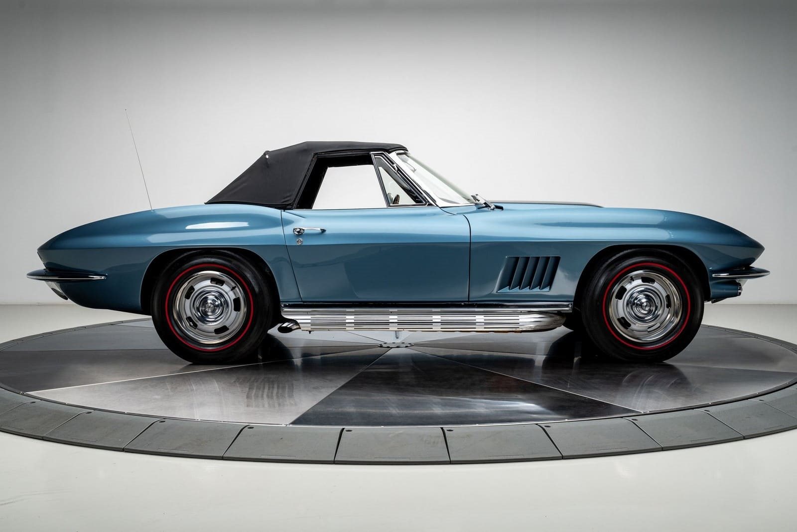 1967 - CHEVROLET CORVETTE CONVERTIBLE LYNNDALE BLUE, foto 13