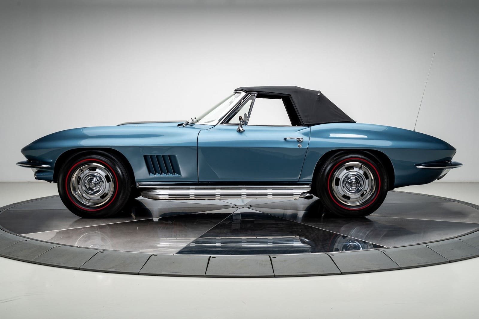 1967 - CHEVROLET CORVETTE CONVERTIBLE LYNNDALE BLUE, foto 16