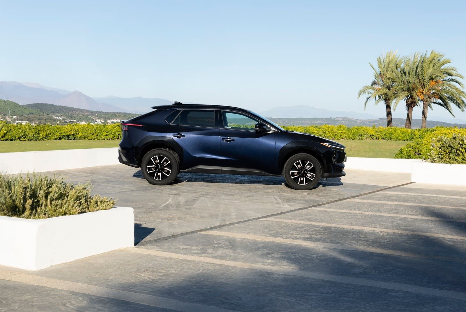2026 - TOYOTA bZ4X DEEP BLUE METALLIC, foto 6
