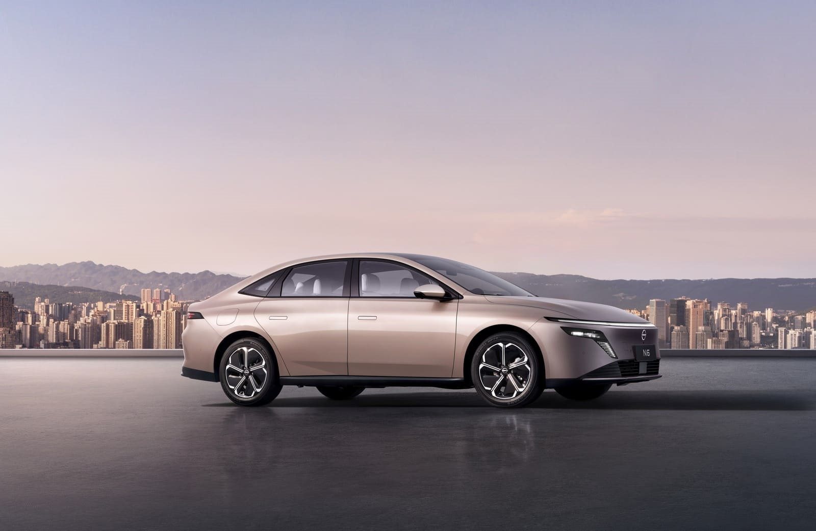 NISSAN N6, foto 2