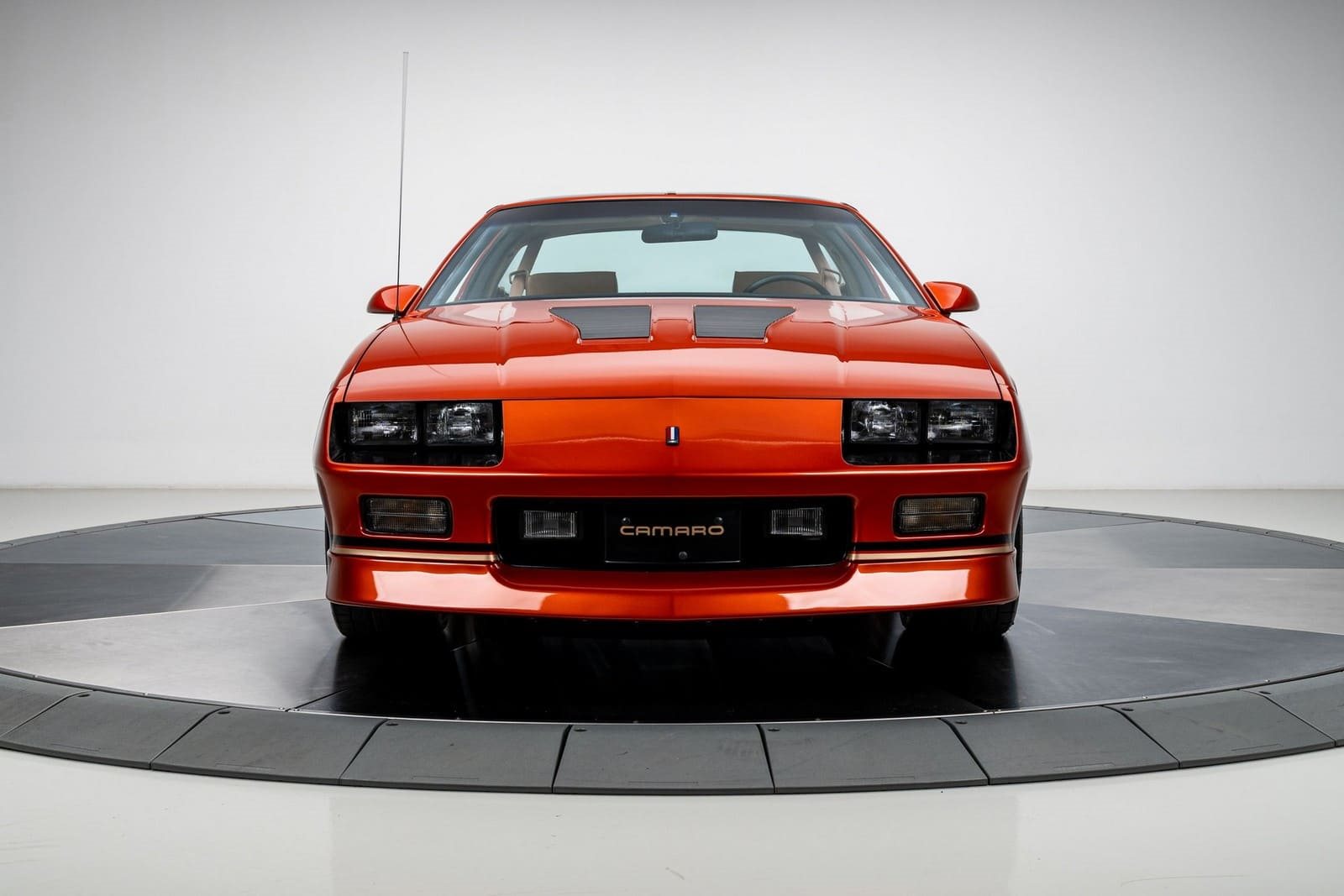 1988 - CHEVROLET CAMARO Z/28 IROC-Z MEDIUM ORANGE, foto 2