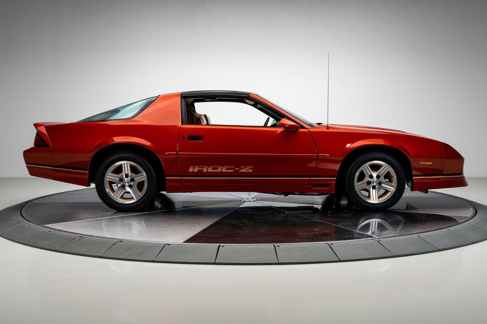 1988 - CHEVROLET CAMARO Z/28 IROC-Z MEDIUM ORANGE, foto 9