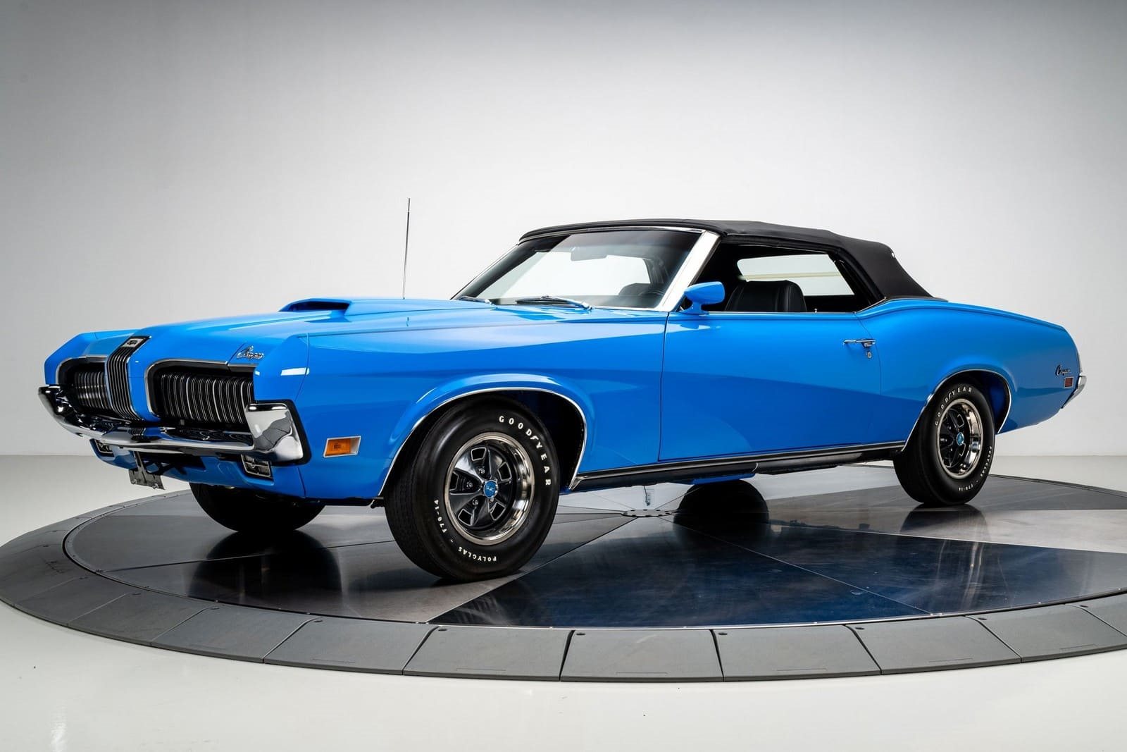 MERCURY COUGAR XR-7 CONVERTIBLE, foto 1