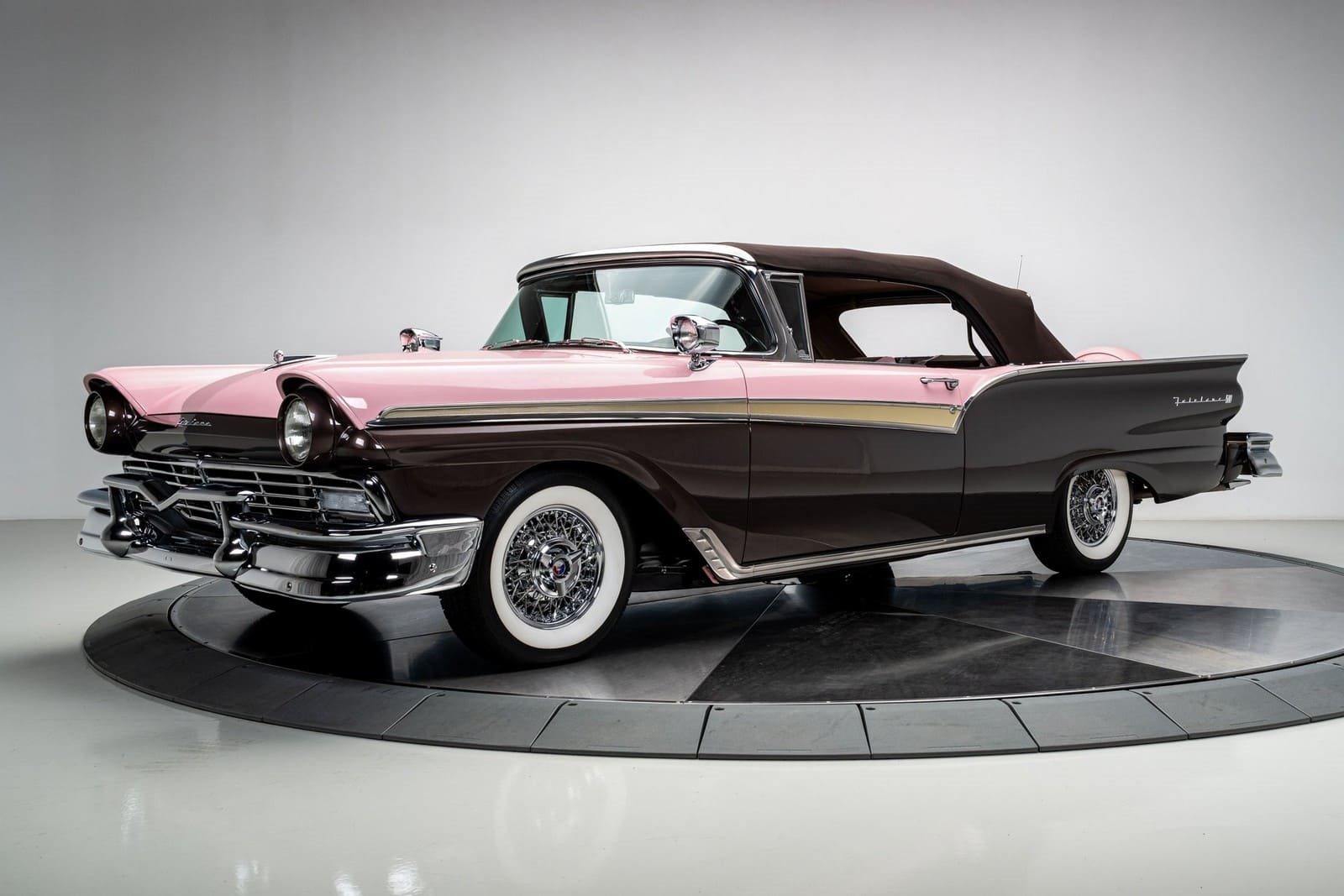 FORD FAIRLANE 500 SUNLINER PINK & MOCHA, foto 1