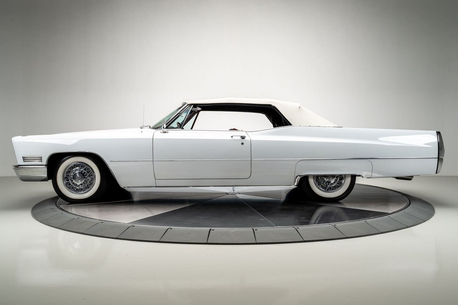 CADILLAC COUPE DEVILLE CONVERTIBLE, foto 18