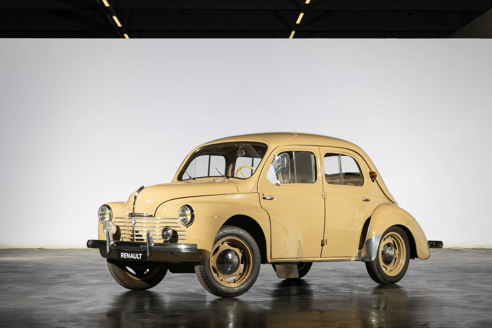 1949 - RENAULT 4CV LUXE, foto 2