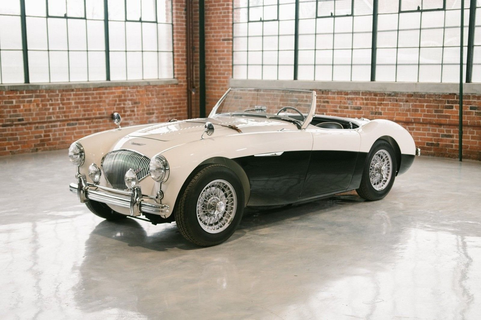 1956 - AUSTIN-HEALEY 100/M LE MANS ENGLISH WHITE-BLACK, foto 1