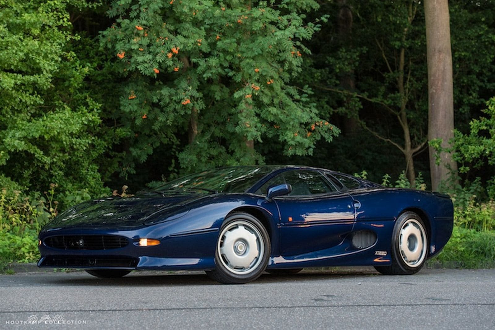 1993 - JAGUAR XJ220 LE MANS BLUE, foto 1