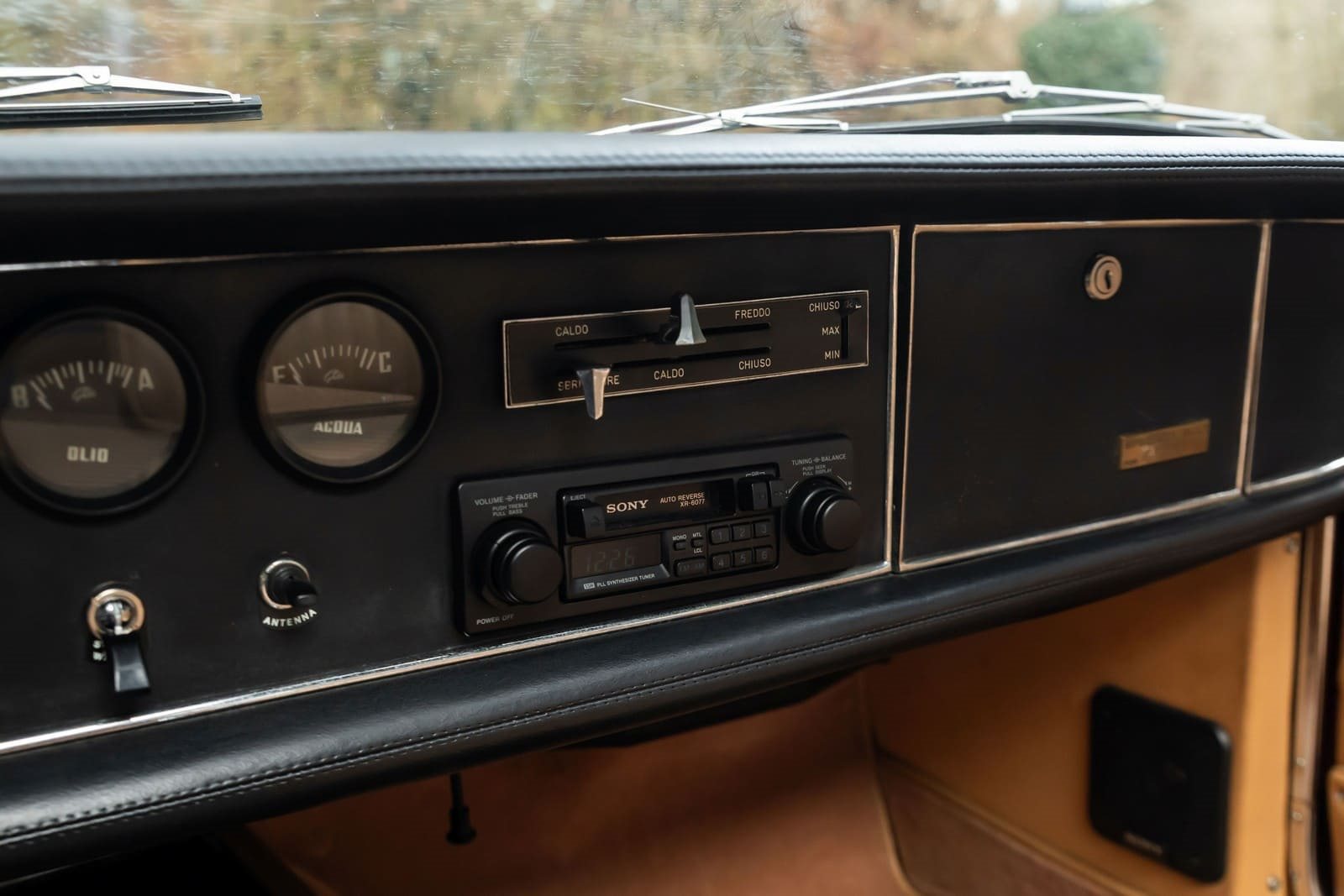 1967 - GHIA 450 SS BURGUNDY, foto 19
