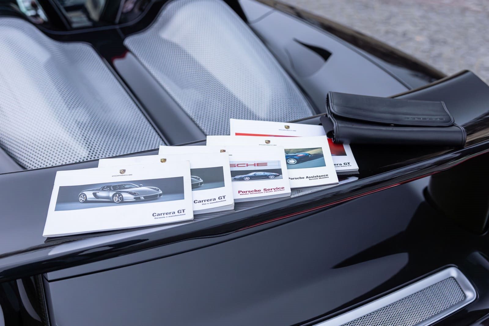 2006 - PORSCHE CARRERA GT BASALT BLACK, foto 41