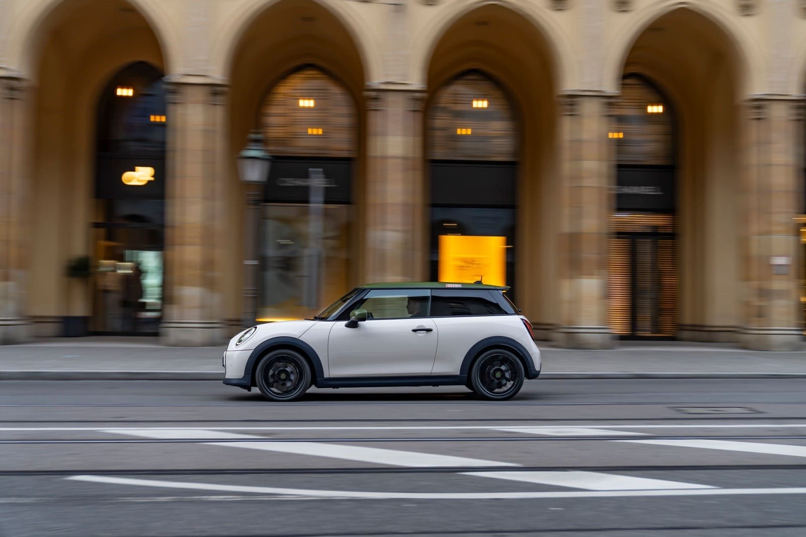 MINI COOPER S PAUL SMITH EDITION IN INSPIRED WHITE, foto 2