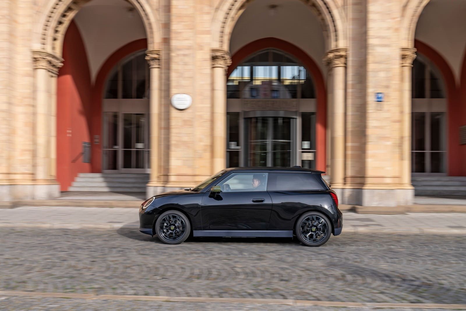 MINI COOPER SE PAUL SMITH EDITION IN MIDNIGHT BLACK, foto 8