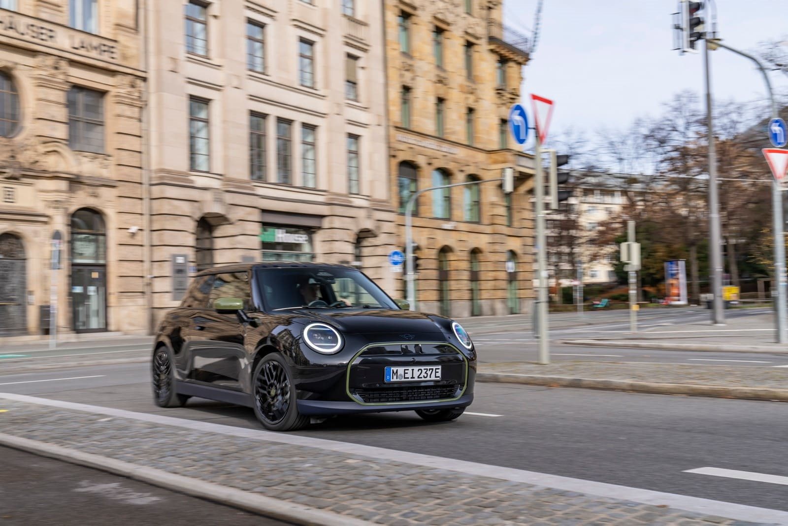 MINI COOPER SE PAUL SMITH EDITION IN MIDNIGHT BLACK, foto 10