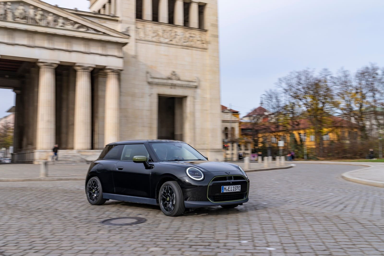 MINI COOPER SE PAUL SMITH EDITION IN MIDNIGHT BLACK, foto 11