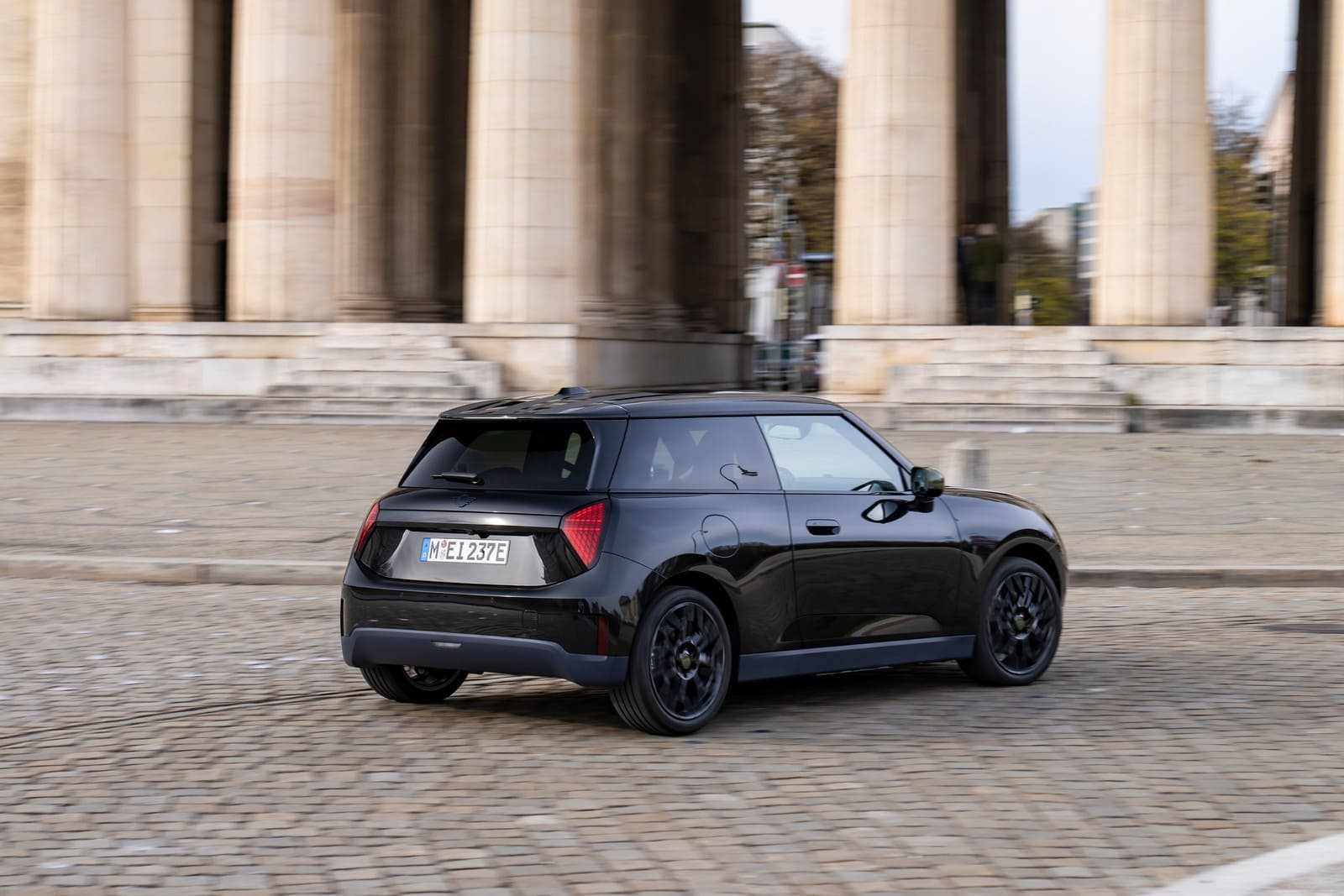 MINI COOPER SE PAUL SMITH EDITION IN MIDNIGHT BLACK, foto 13