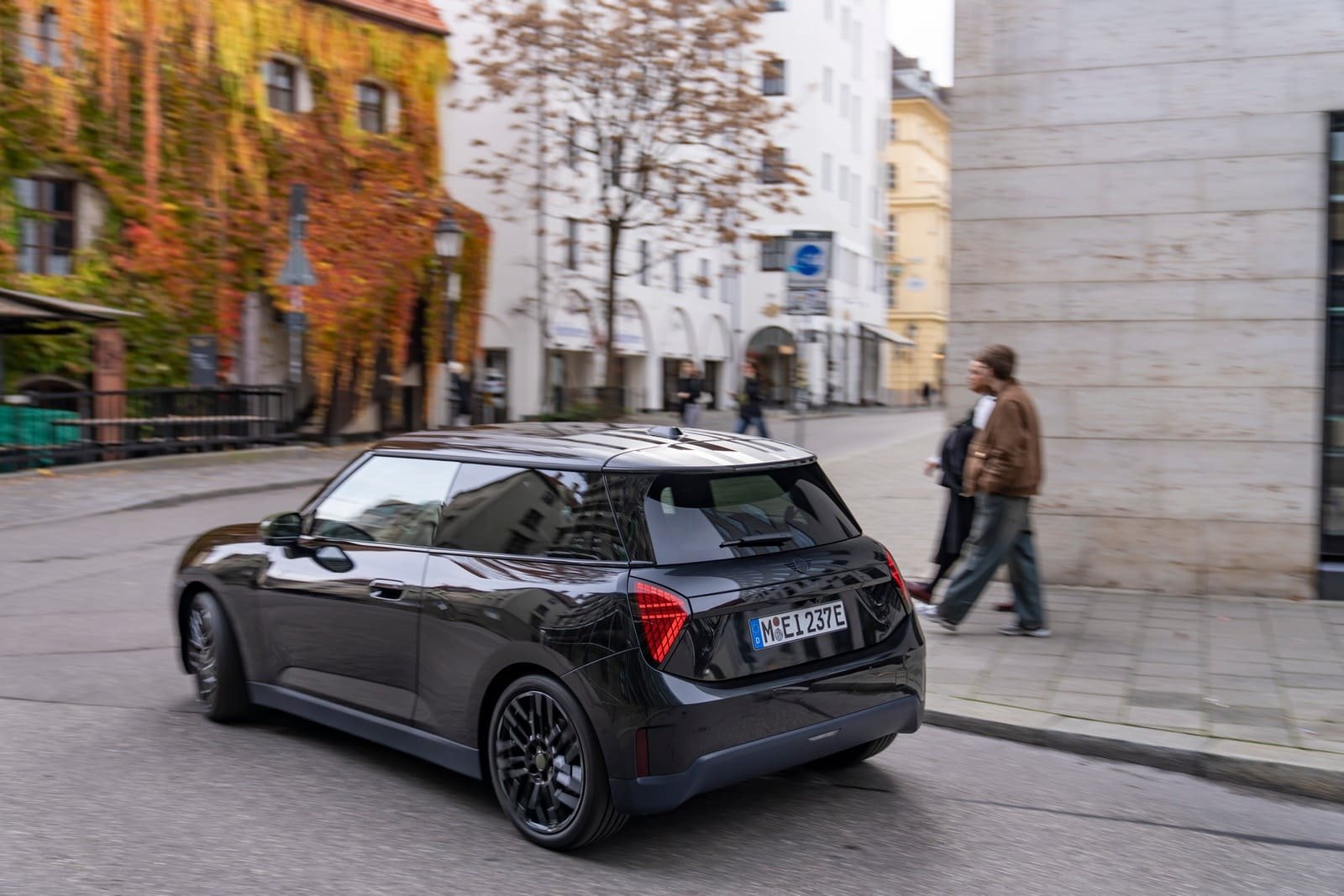 MINI COOPER SE PAUL SMITH EDITION IN MIDNIGHT BLACK, foto 14