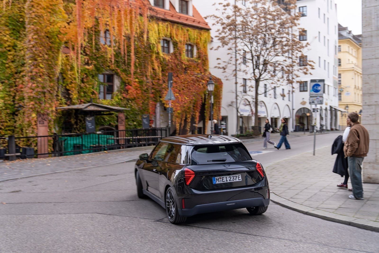 MINI COOPER SE PAUL SMITH EDITION IN MIDNIGHT BLACK, foto 15