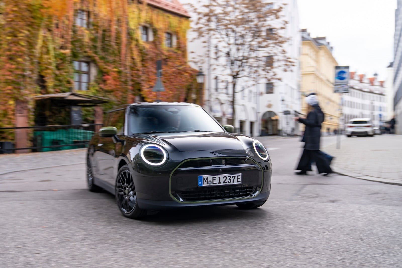 MINI COOPER SE PAUL SMITH EDITION IN MIDNIGHT BLACK, foto 16
