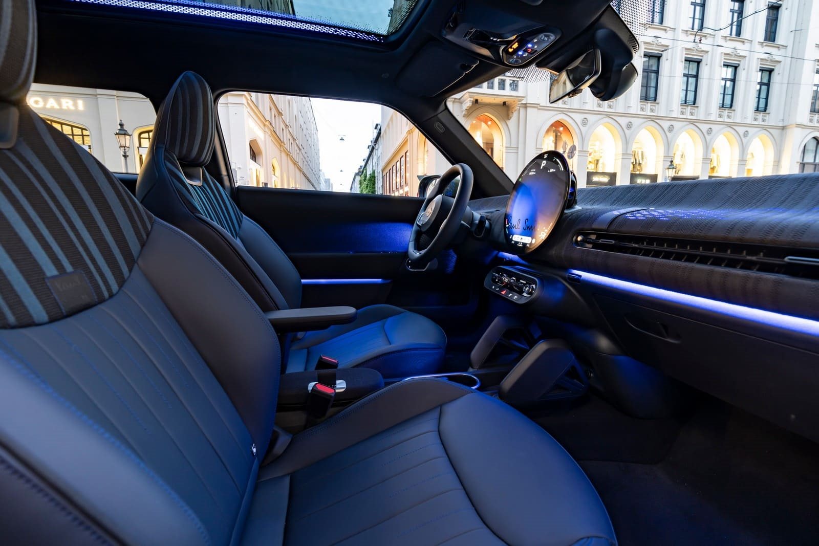 MINI COOPER SE PAUL SMITH EDITION IN MIDNIGHT BLACK, foto 22
