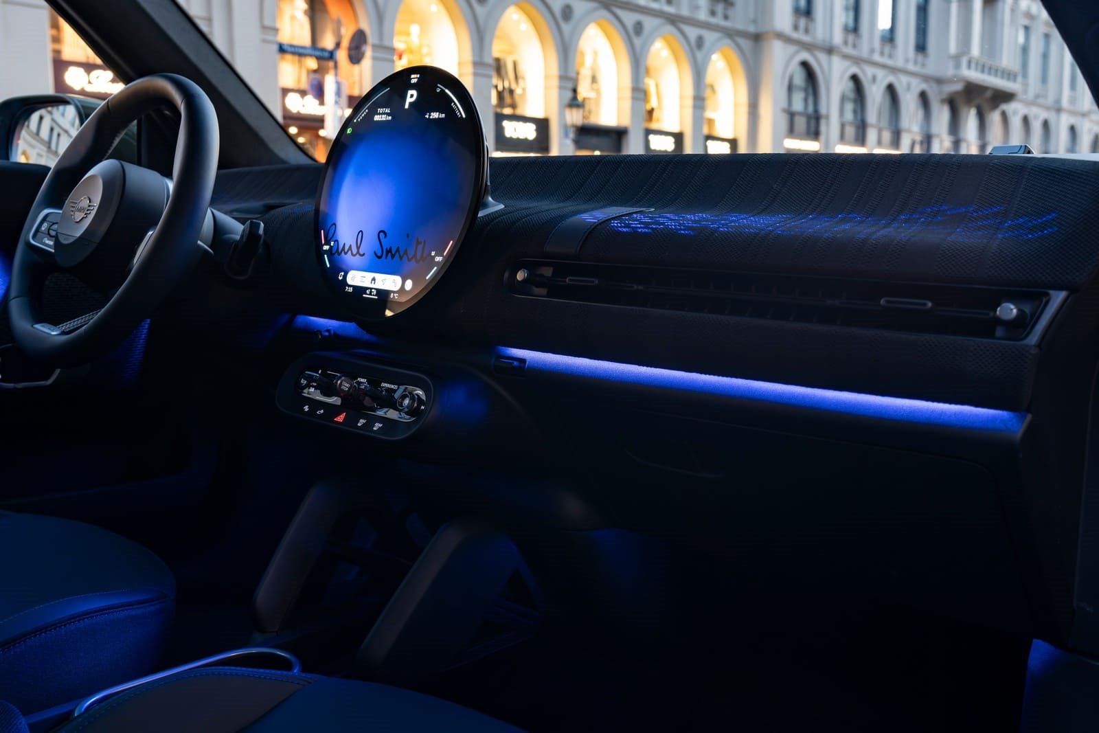 MINI COOPER SE PAUL SMITH EDITION IN MIDNIGHT BLACK, foto 23