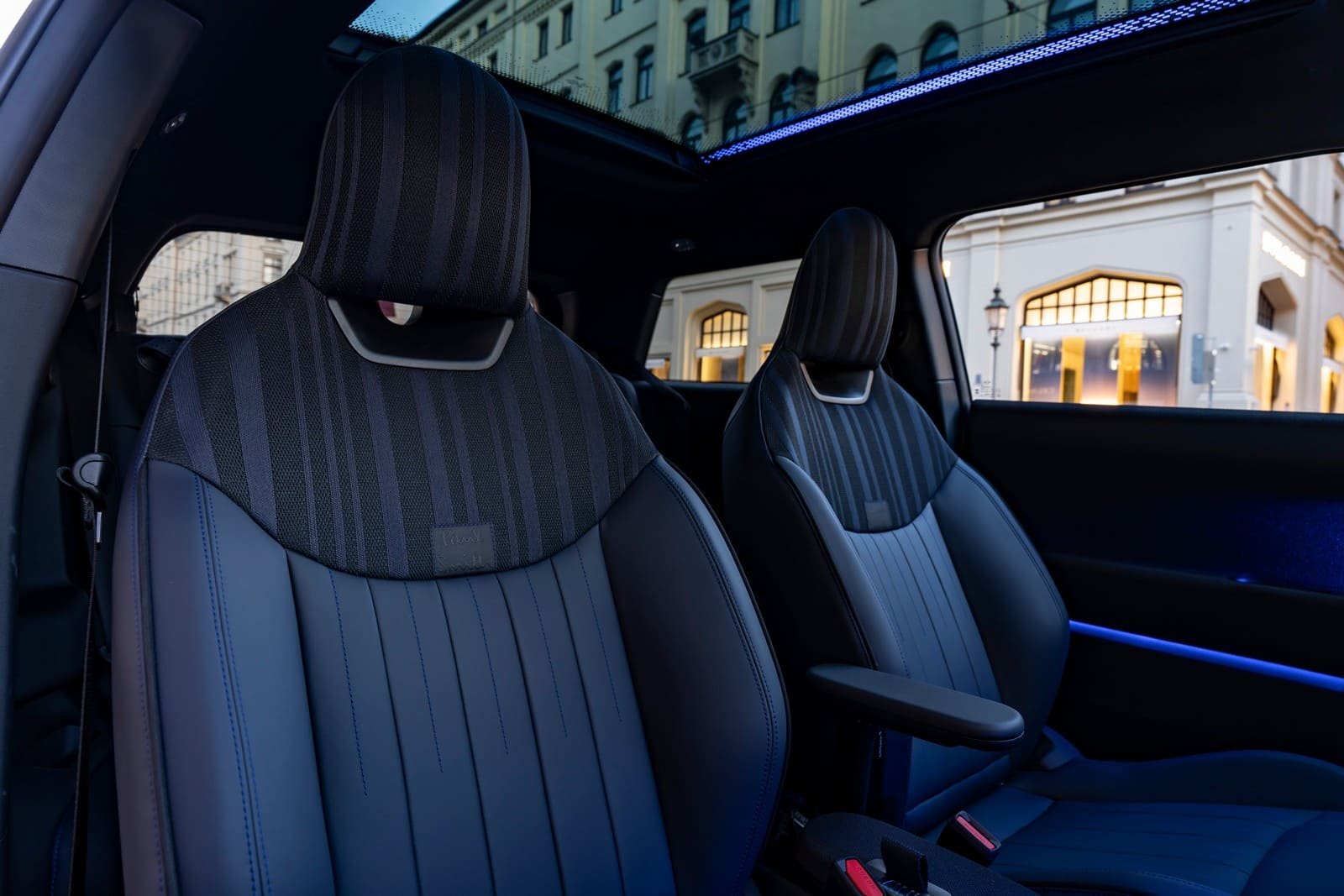 MINI COOPER SE PAUL SMITH EDITION IN MIDNIGHT BLACK, foto 24