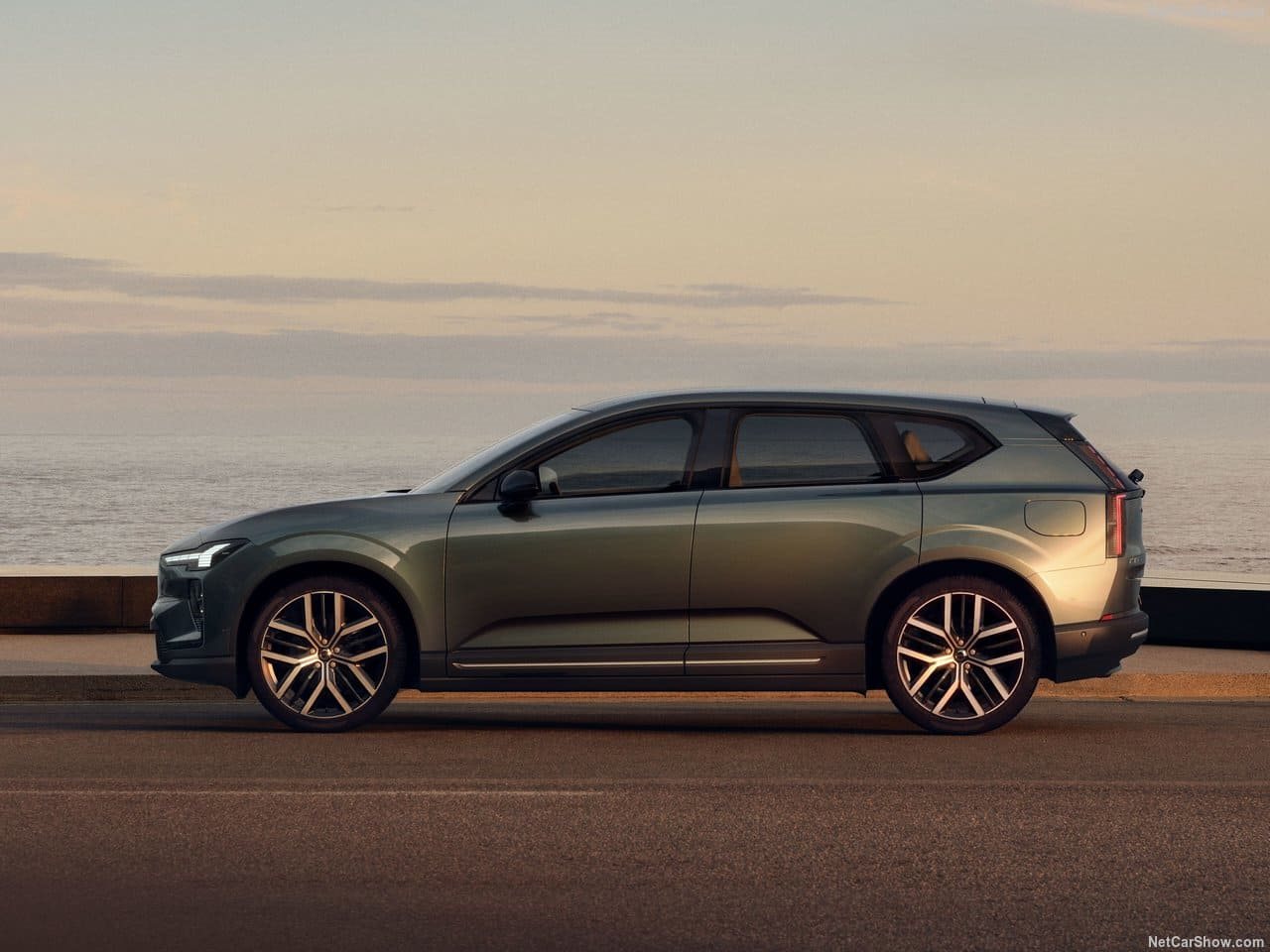 2027 - VOLVO EX60, foto 37