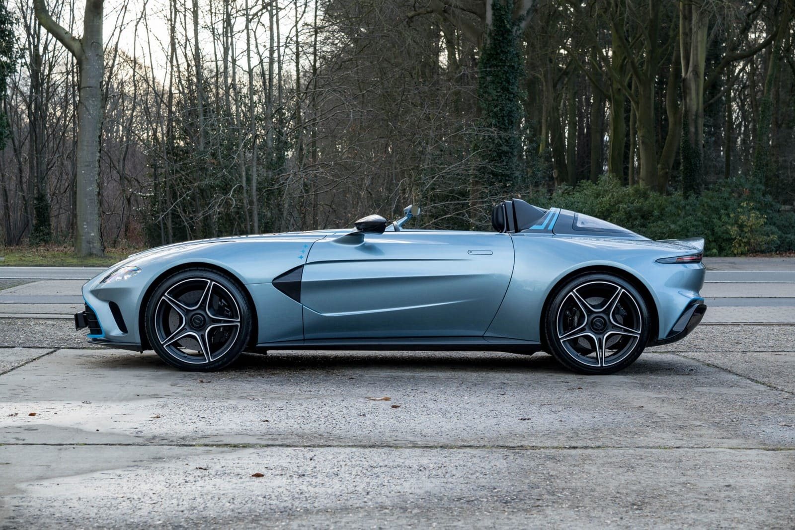 2021 - ASTON MARTIN V12 SPEEDSTER MAVERICK EDITION, foto 4