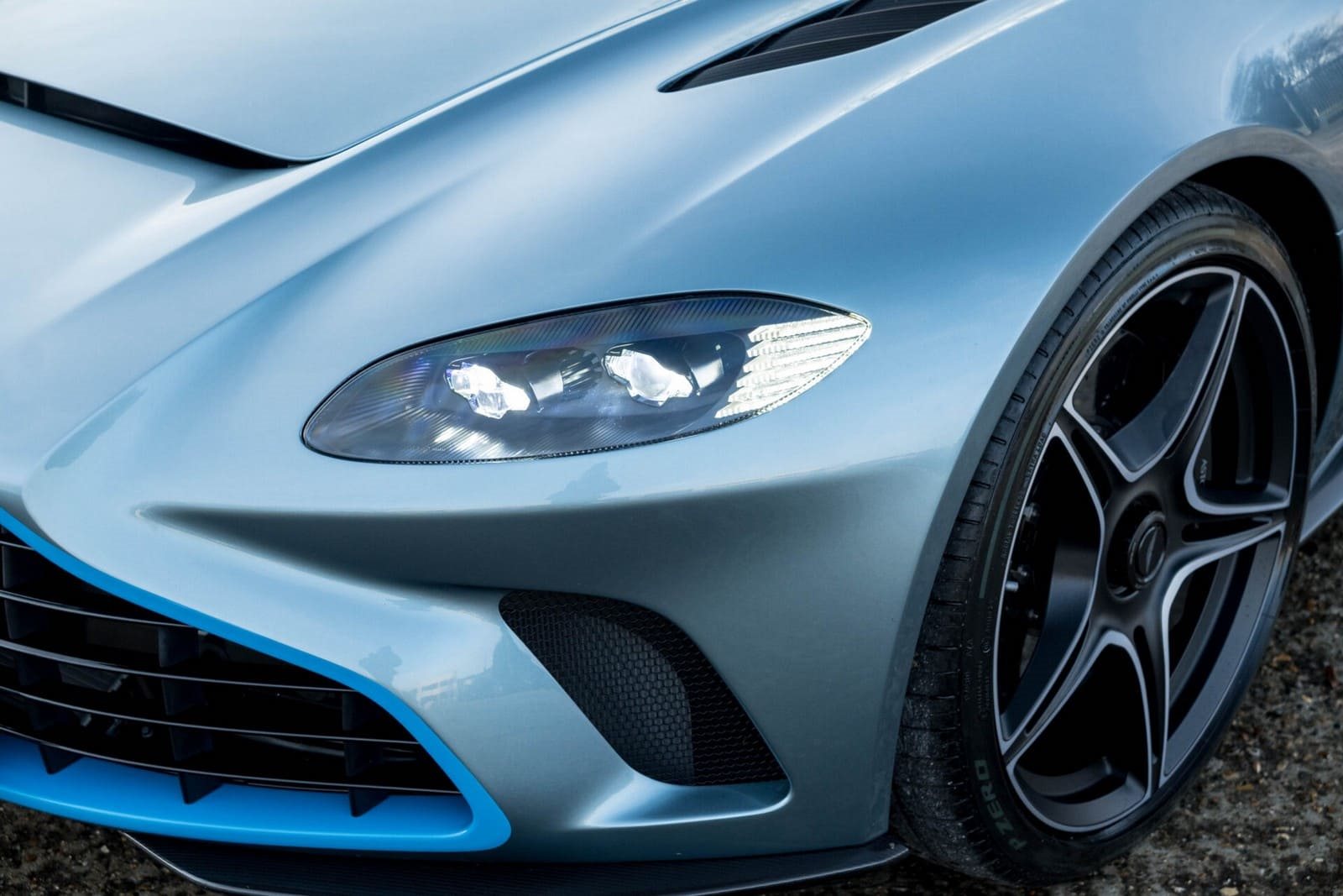 2021 - ASTON MARTIN V12 SPEEDSTER MAVERICK EDITION, foto 17