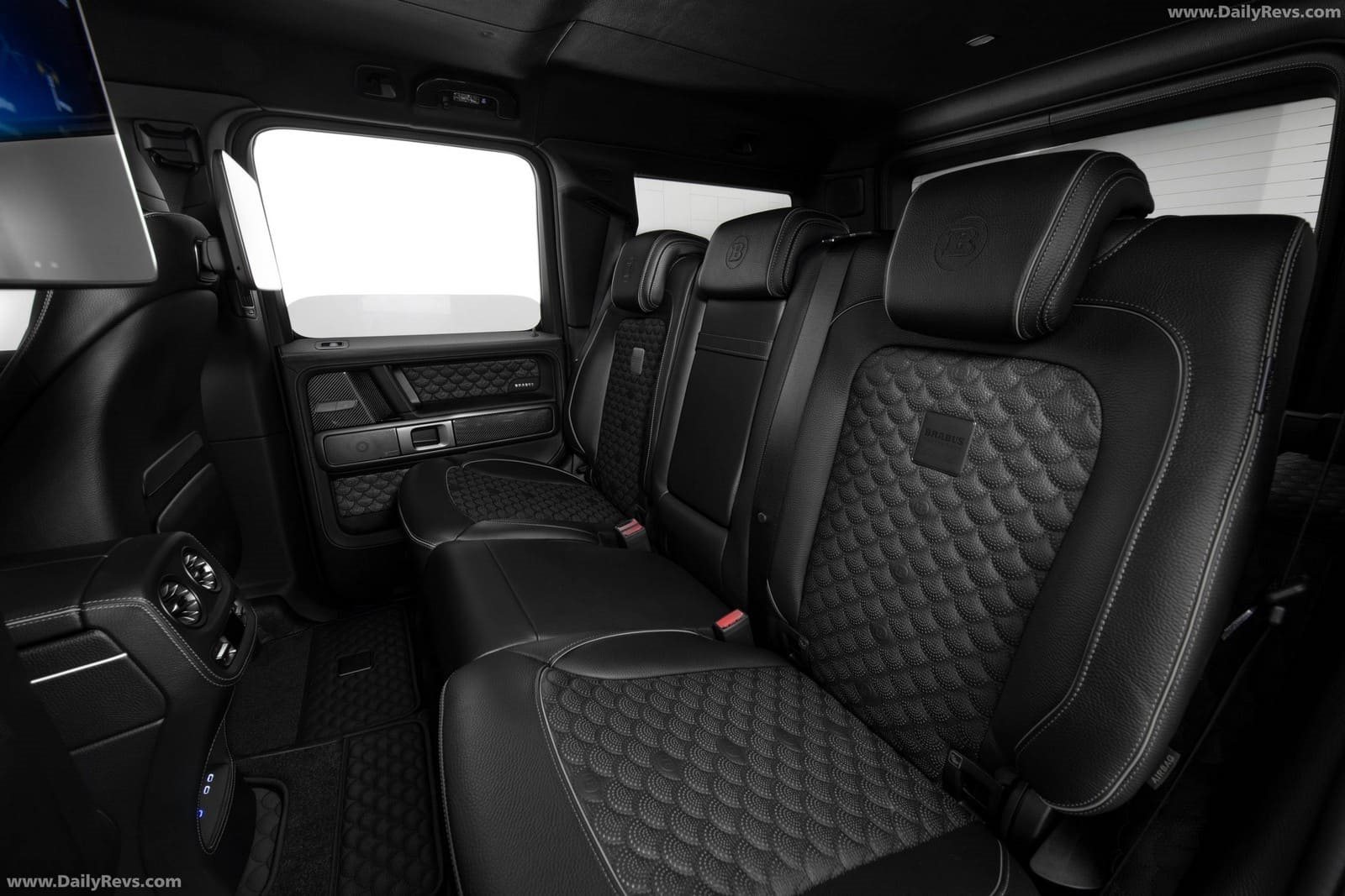 2026 - MERCEDES-AMG G 63 BRABUS 900 ROCKET EDITION, foto 24