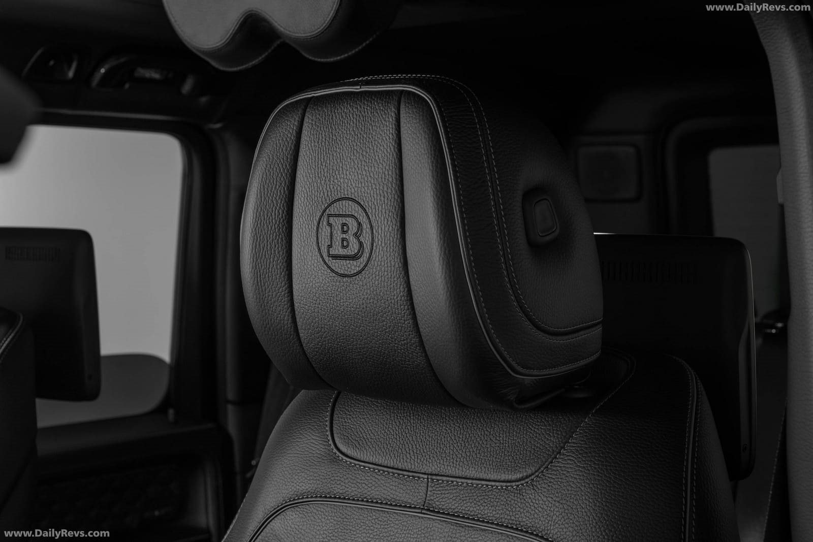 2026 - MERCEDES-AMG G 63 BRABUS 900 ROCKET EDITION, foto 34