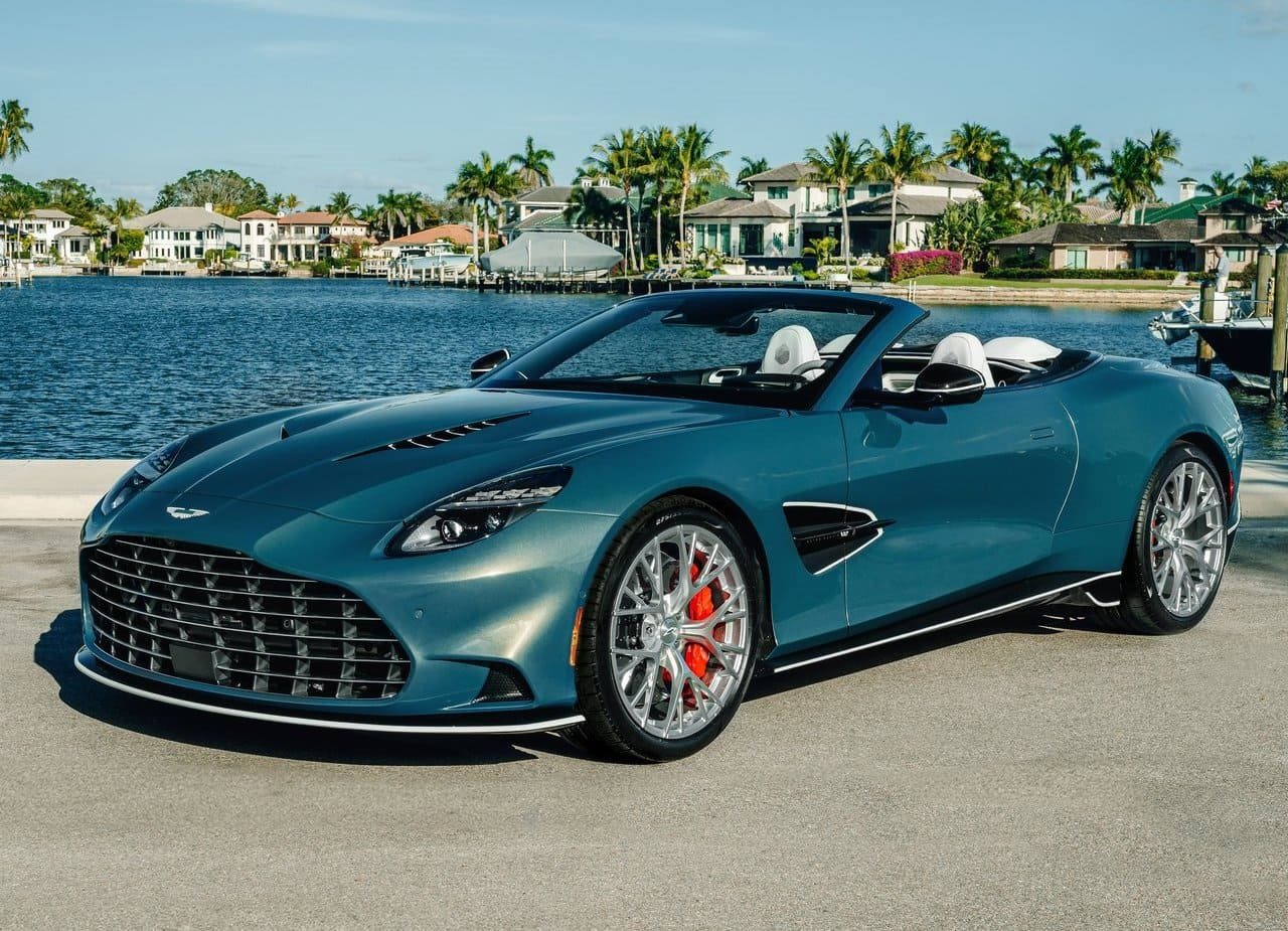 2026 - ASTON MARTIN VANQUISH VOLANTE WAVE EDITION, foto 1