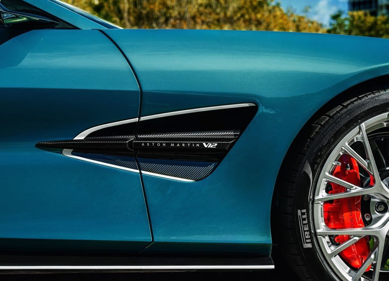 2026 - ASTON MARTIN VANQUISH VOLANTE WAVE EDITION, foto 8