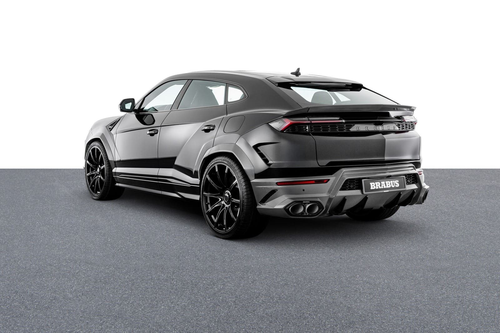 LAMBORGHINI URUS SE BRABUS 900 SUPERBLACK, foto 4