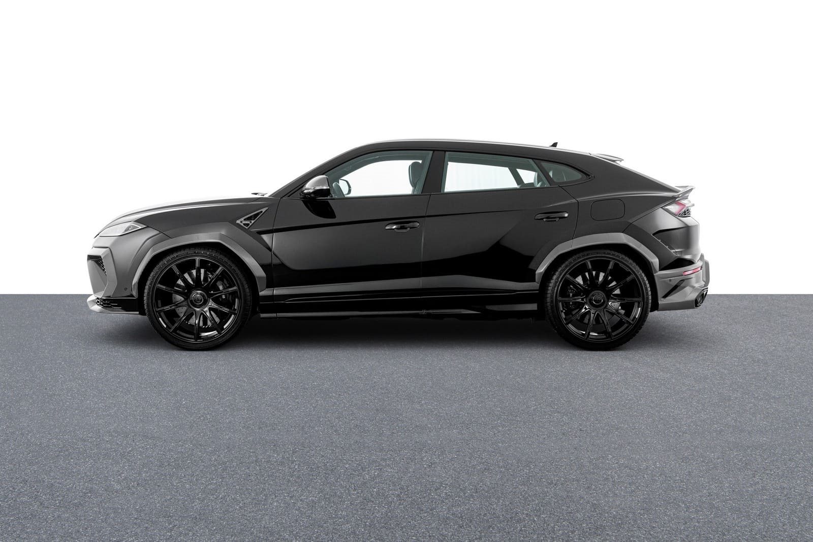 LAMBORGHINI URUS SE BRABUS 900 SUPERBLACK, foto 6