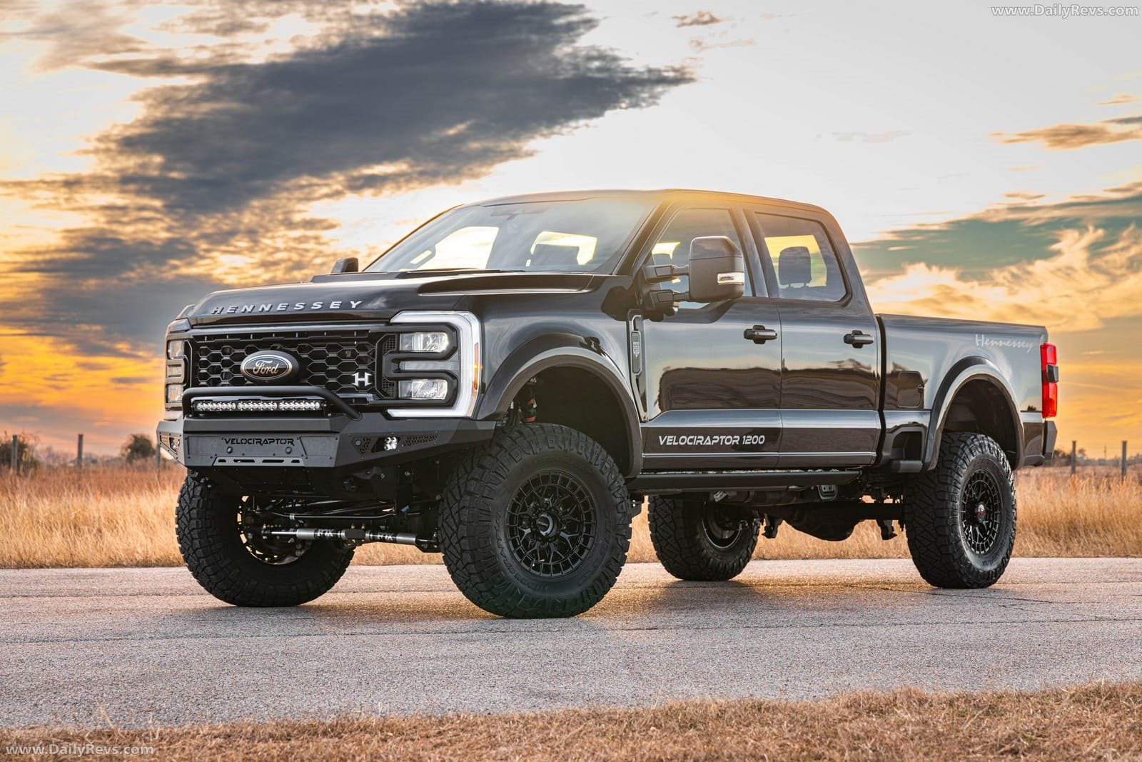 FORD F-250 VELOCIRAPTOR 1200 BY HENNESSEY, foto 1