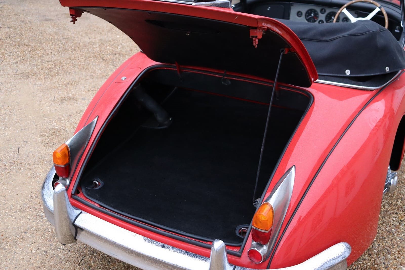 1957 - JAGUAR XK150 ROADSTER RED, foto 32