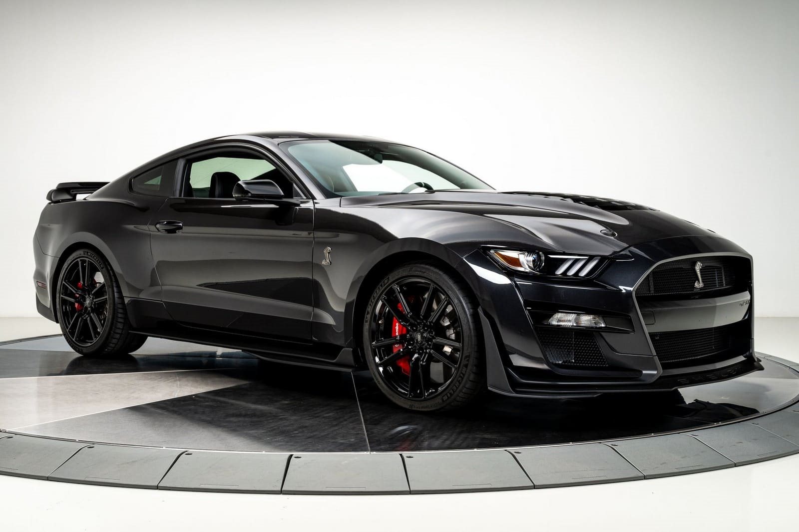 2022 - FORD MUSTANG SHELBY GT500 DARK MATTER GRAY METALLIC, foto 4