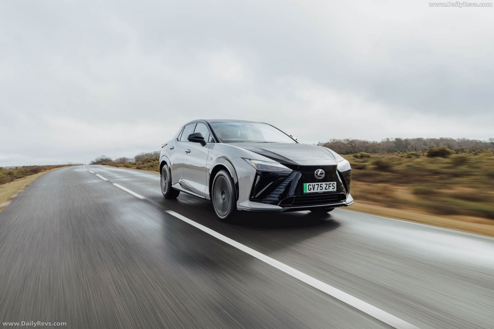 LEXUS RZ 550e F SPORT UK VERSION, foto 6