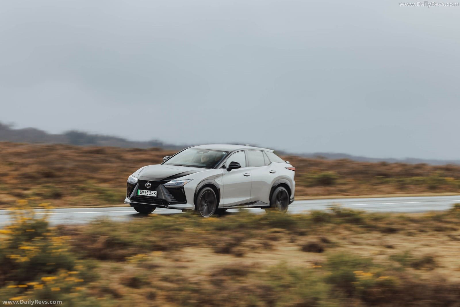 LEXUS RZ 550e F SPORT UK VERSION, foto 11